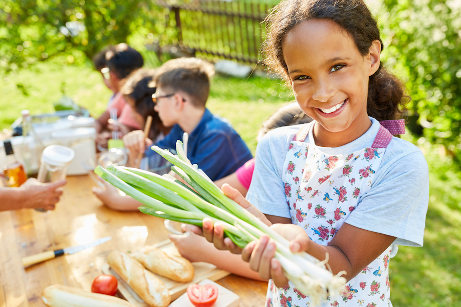 Kids in a cooking class_Dietitians On Demand